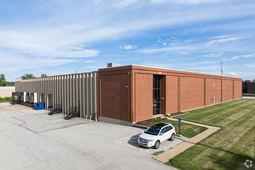 2360 Chaffee Dr, Saint Louis, MO à vendre - Photo de l’immeuble – Image 3 sur 6