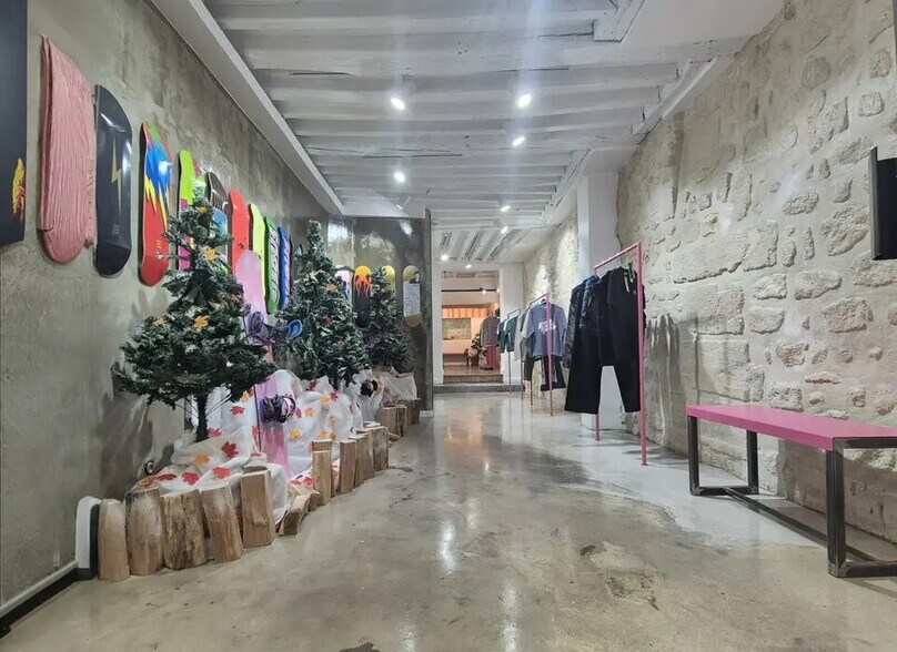 Local commercial dans Paris à louer - Photo de l’immeuble – Image 2 sur 11