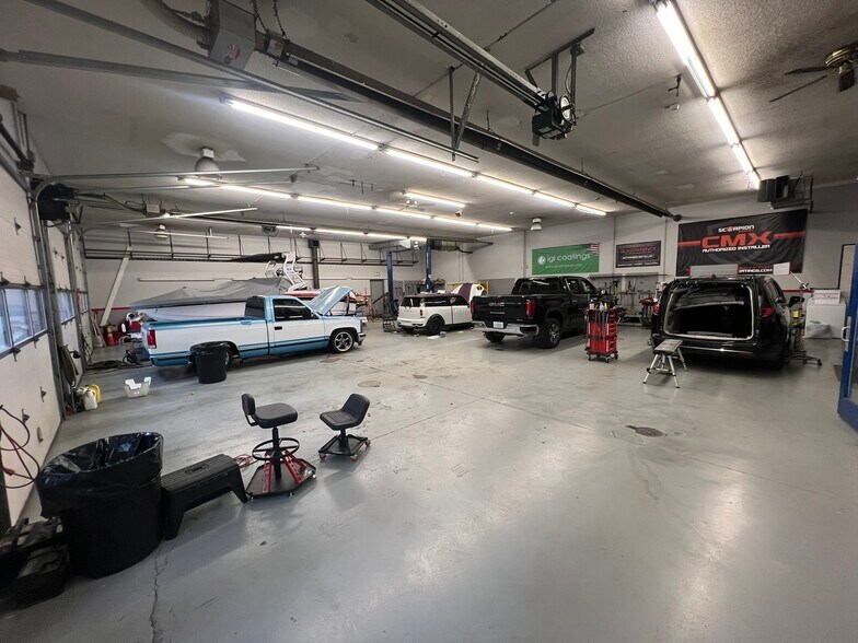 8350 W Washington St, Indianapolis, IN à louer - Photo de l’immeuble – Image 2 sur 12