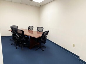 4917 Waters Edge Dr, Raleigh, NC à louer Photo intérieure– Image 2 sur 7