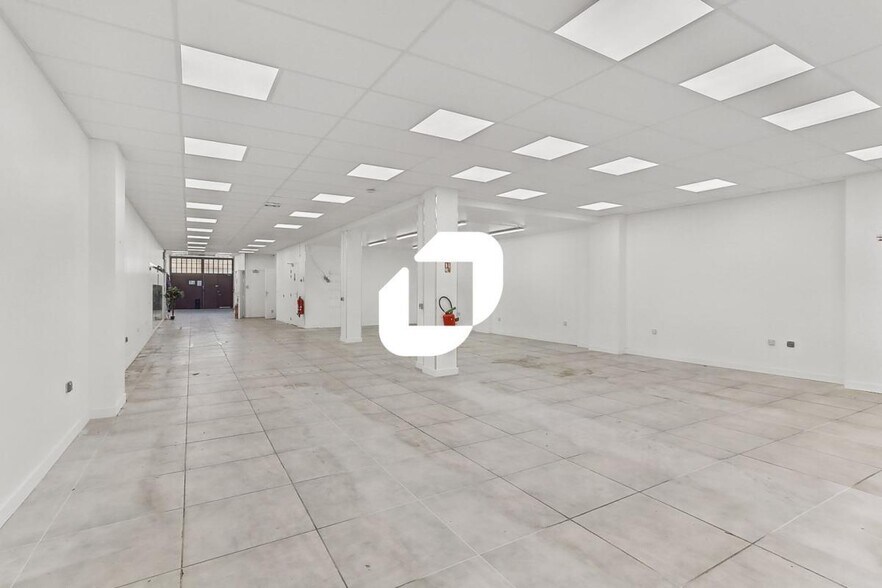 Local d'activités dans Clamart à vendre - Photo intérieure – Image 2 sur 14