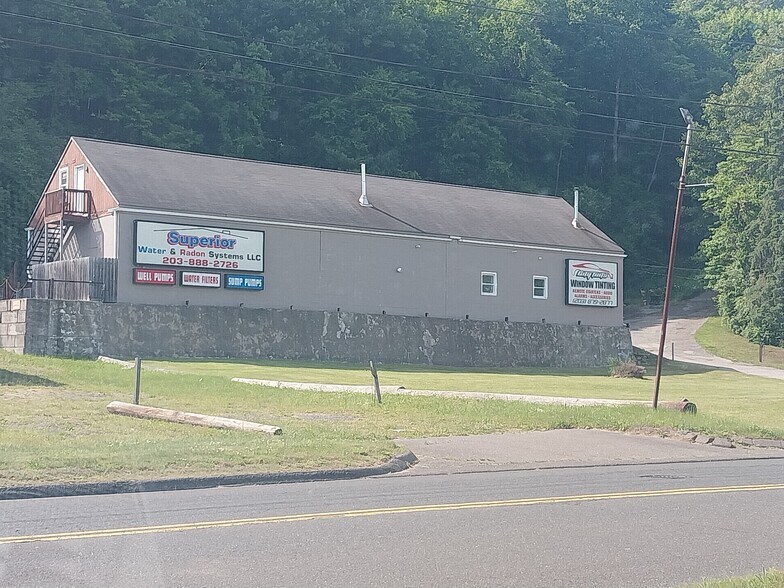 688 Derby Ave, Seymour, CT à louer - Photo de l’immeuble – Image 2 sur 26