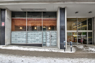 1199 Rue de Bleury, Montréal, QC à louer Photo de l’immeuble– Image 2 sur 3