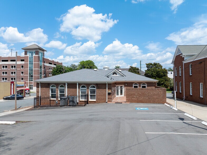 1500 E 4th, Charlotte, NC à vendre - Photo de l’immeuble – Image 2 sur 11