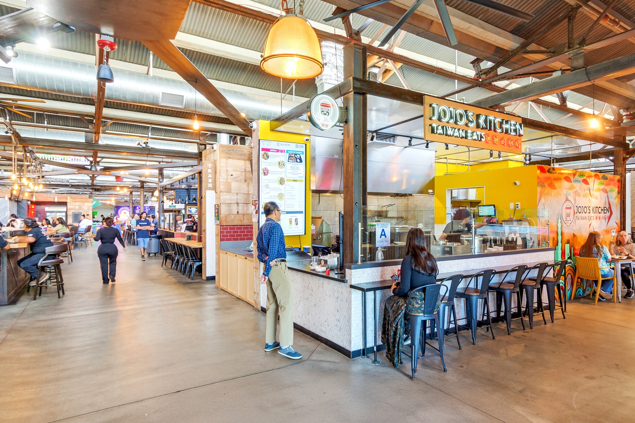 330 3rd St, Redlands, CA à louer Photo intérieure– Image 1 sur 1