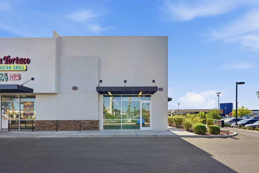 4820 S Eastern Ave, Las Vegas, NV à louer - Photo de l’immeuble – Image 2 sur 21