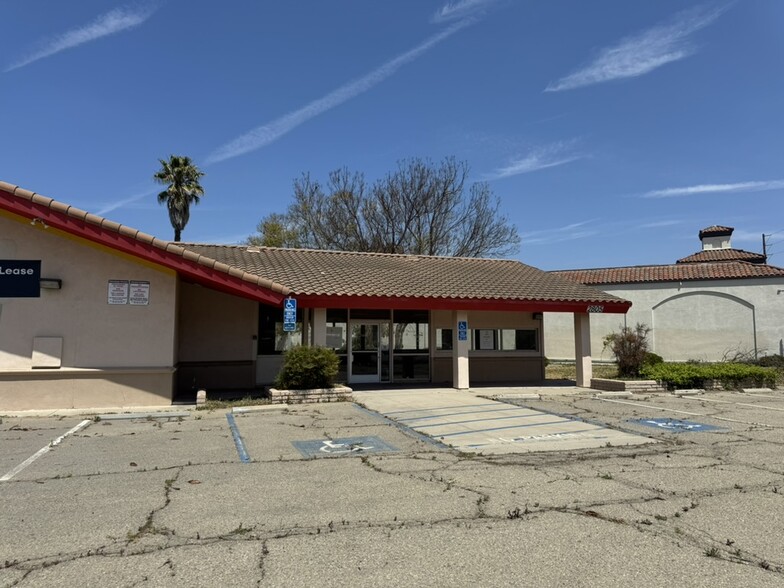 2805 Vineyard Ave, Oxnard, CA à vendre - Photo de l’immeuble – Image 3 sur 18