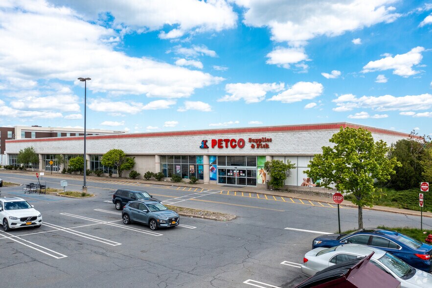 200-400 N Galleria Dr, Middletown, NY à louer - Photo de l’immeuble – Image 3 sur 6