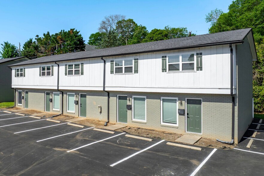 300 E Charlotte Ave, Mount Holly, NC à vendre - Photo de l’immeuble – Image 3 sur 10