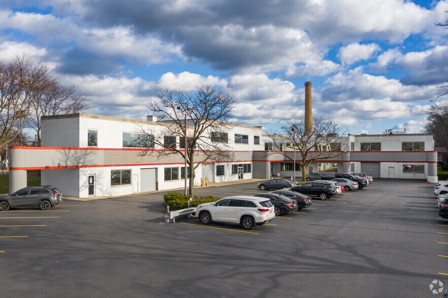 6321-6325 N Avondale Ave, Chicago, IL à louer - Photo de l’immeuble – Image 3 sur 7