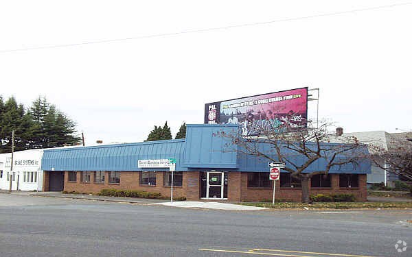 2229-2235 NE Sandy Blvd, Portland, OR à louer - Photo de l’immeuble – Image 3 sur 7
