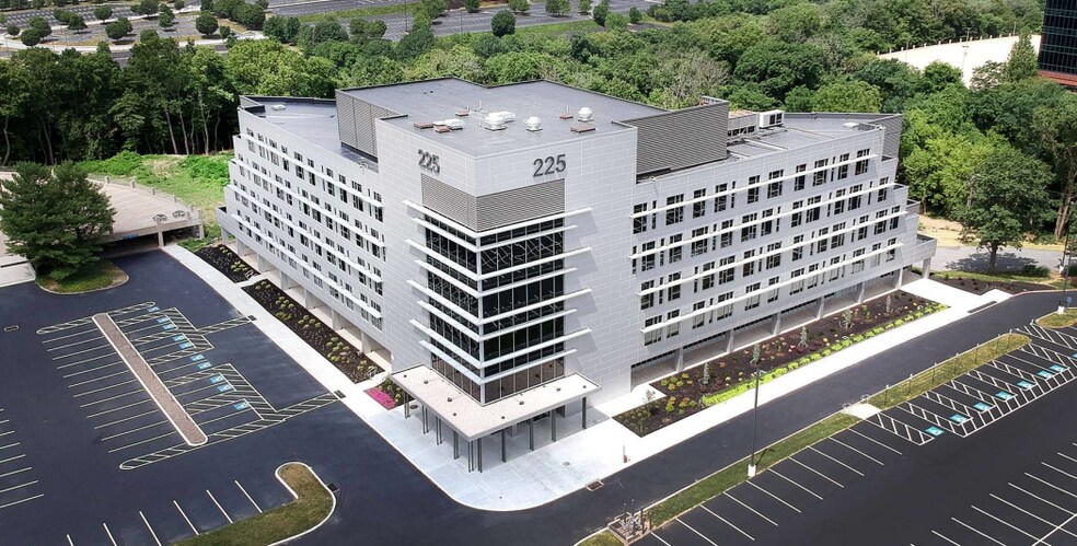 225 Grandview Ave, Camp Hill, PA à louer - Photo de l’immeuble – Image 1 sur 15