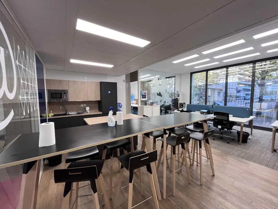 97 Cours Gambetta, Lyon à louer Photo de l’immeuble– Image 1 sur 12