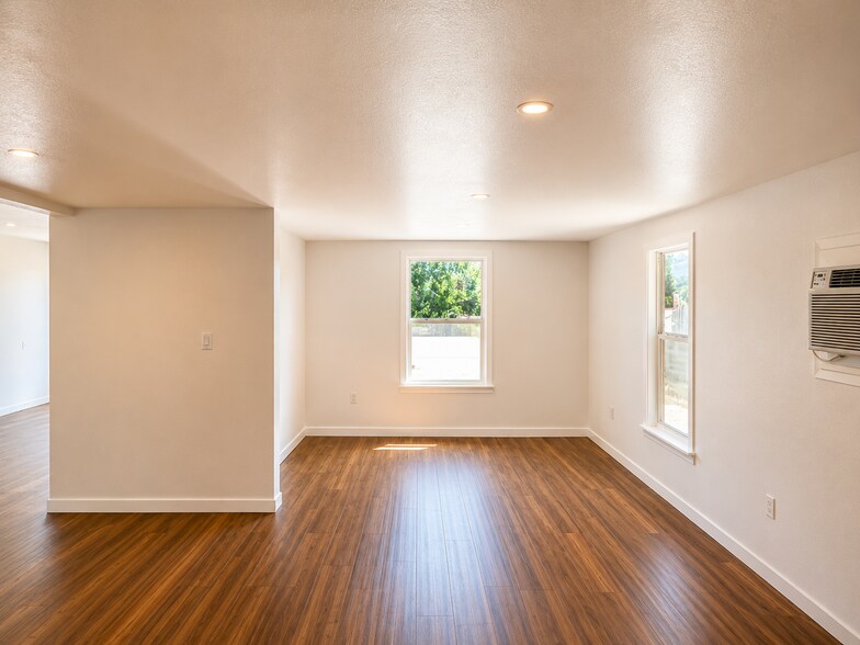 460 W State Highway 29, Bertram, TX à louer - Photo de l’immeuble – Image 3 sur 6