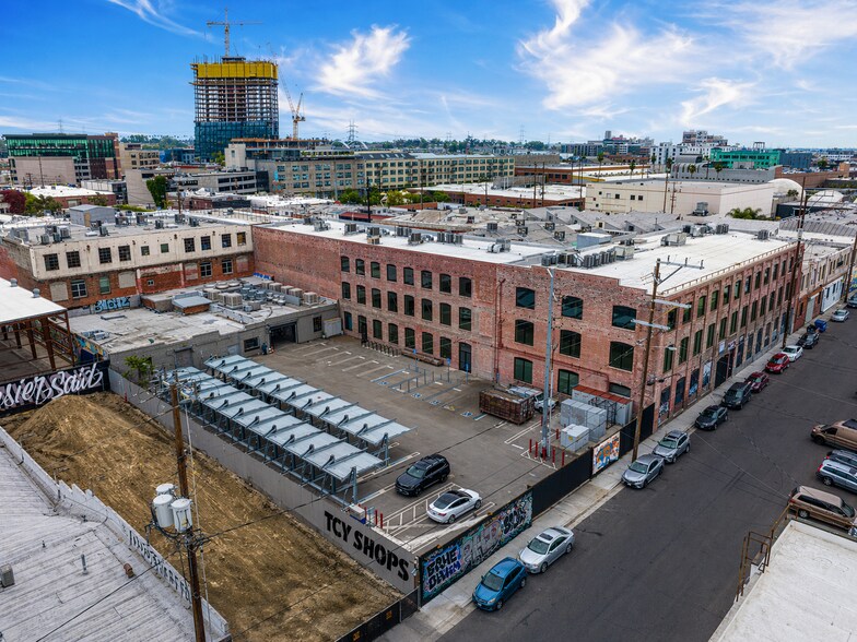 440 Seaton St, Los Angeles, CA à vendre - Photo principale – Image 1 sur 99
