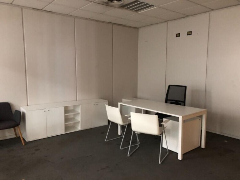 Local commercial dans Córdoba à vendre - Photo de l’immeuble – Image 2 sur 5