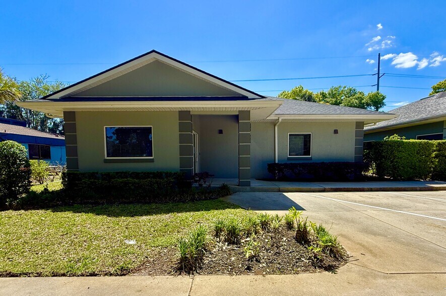 90 Fox Ridge Ct, DeBary, FL à vendre - Photo de l’immeuble – Image 2 sur 17