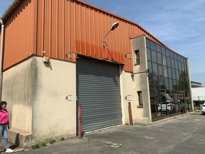 Industriel/Logistique dans Brie-Comte-Robert à vendre - Photo de l’immeuble – Image 2 sur 4