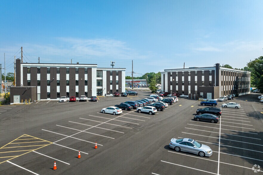 1620 US Highway 22 E, Union Township, NJ à louer - Photo de l’immeuble – Image 3 sur 25
