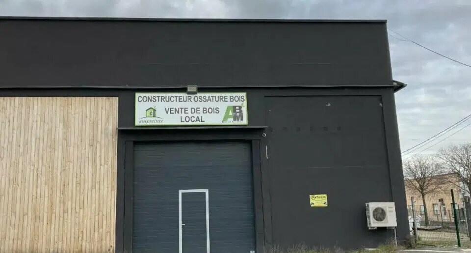 Local d’activités dans Villefranche-sur-Saône à louer - Photo de l’immeuble – Image 2 sur 7
