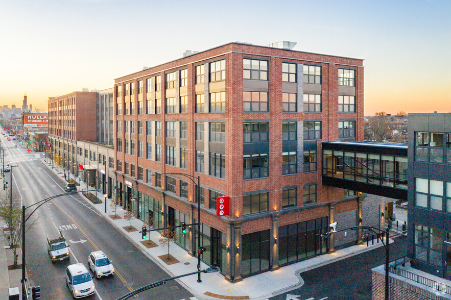 2522 N Milwaukee Ave, Chicago, IL à louer - Photo de l’immeuble – Image 2 sur 4