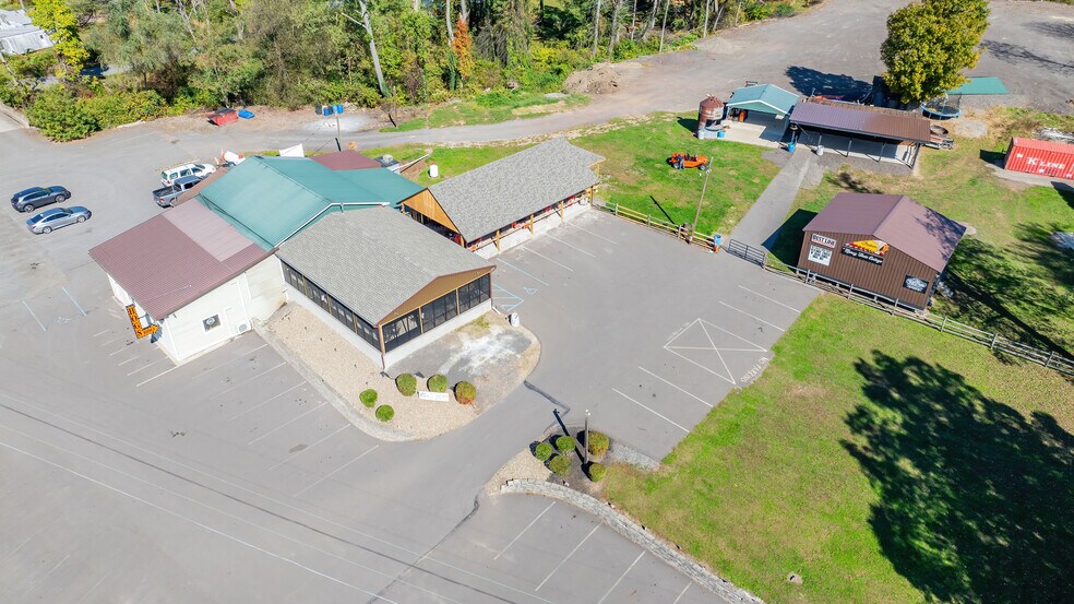 1459 State Route 93, Berwick, PA à vendre - Photo principale – Image 1 sur 129