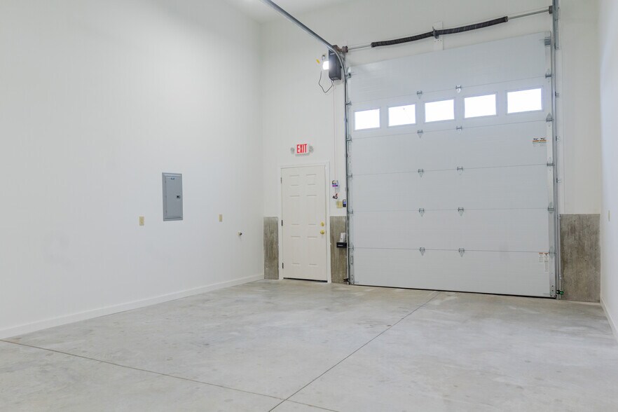 992 Portland Rd, Saco, ME à louer - Photo de l’immeuble – Image 3 sur 4