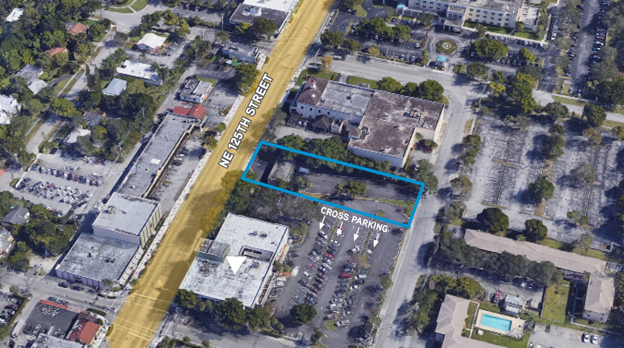 900 NE 125th St, North Miami, FL à louer Photo principale– Image 1 sur 2