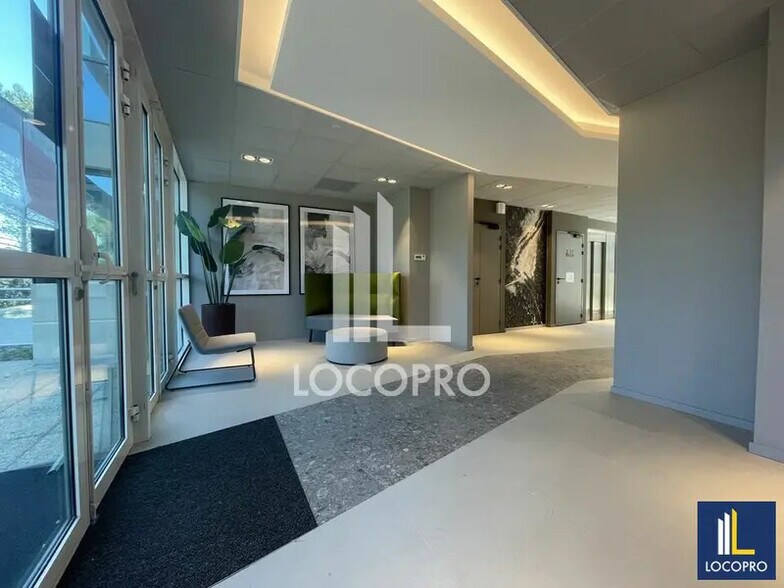 Bureau dans SOPHIA ANTIPOLIS à louer - Hall d’entrée – Image 2 sur 9