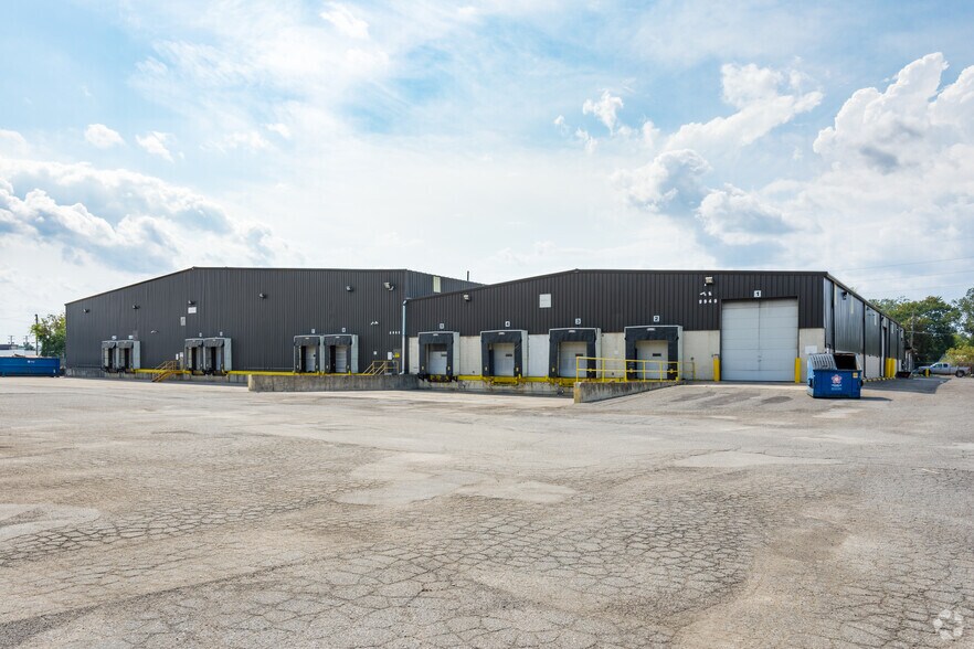 8949 Inkster Rd, Taylor, MI à louer - Photo de l’immeuble – Image 2 sur 4