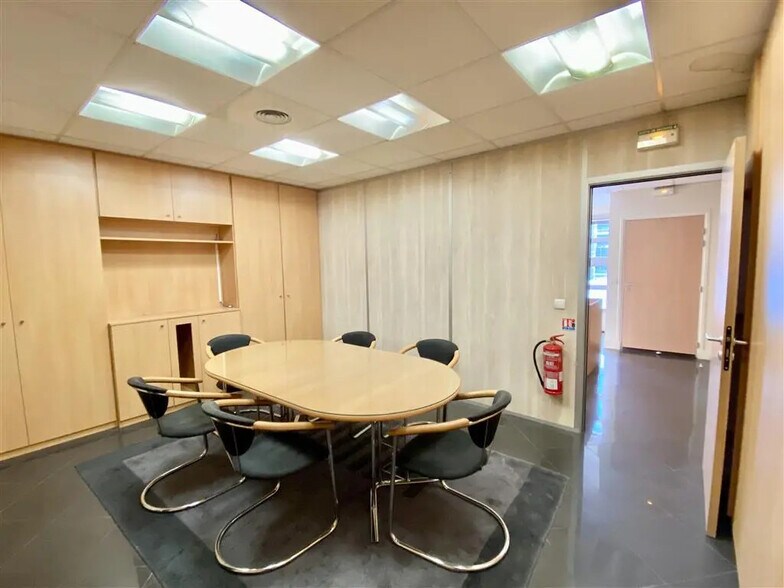 Bureau dans Neuilly-sur-Seine à vendre - Photo de l’immeuble – Image 3 sur 6