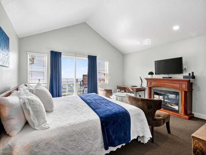 785 Port Rd, Point Arena, CA à vendre - Photo de l’immeuble – Image 2 sur 6