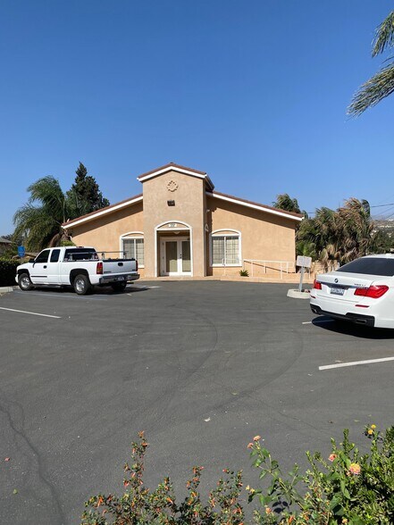 337 E Harvard Blvd, Santa Paula, CA à vendre - Photo principale – Image 1 sur 8