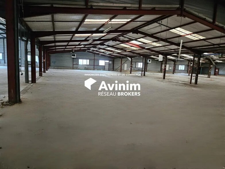 Local d'activités dans Mâcon à vendre - Photo de l’immeuble – Image 2 sur 4