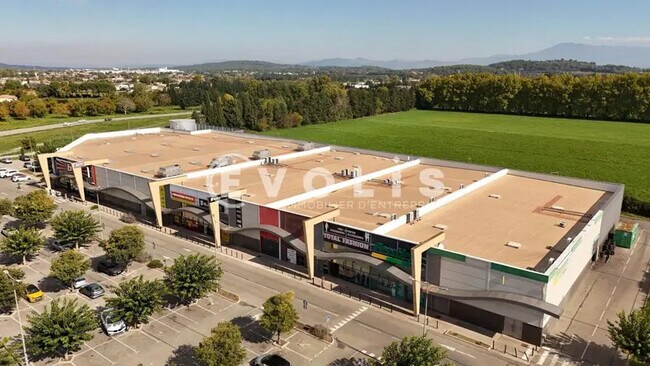 Plus de détails pour Local commercial à louer