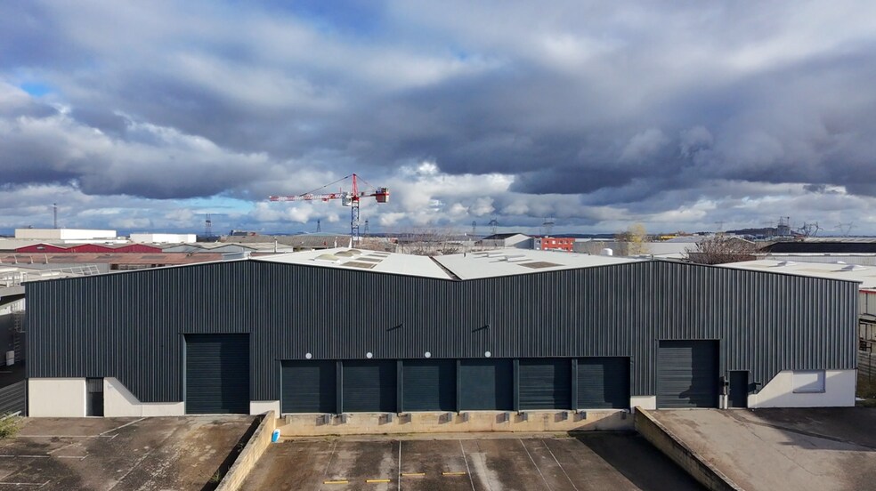 9 Avenue Du Maréchal De Lattre De Tassigny, Meyzieu à vendre - Photo de l’immeuble – Image 3 sur 10