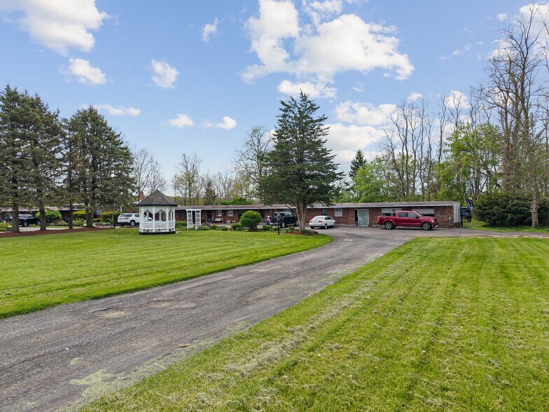 2100 W Genesee Tpke, Camillus, NY à vendre - Photo de l’immeuble – Image 2 sur 14