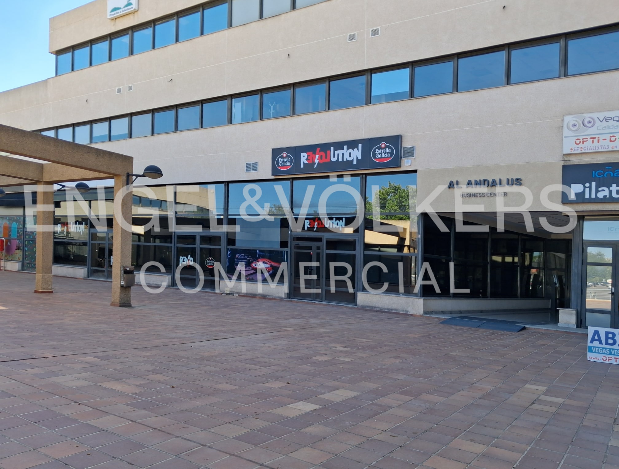 Local commercial dans Las Rozas de Madrid, Madrid à louer Plan d’étage– Image 1 sur 4
