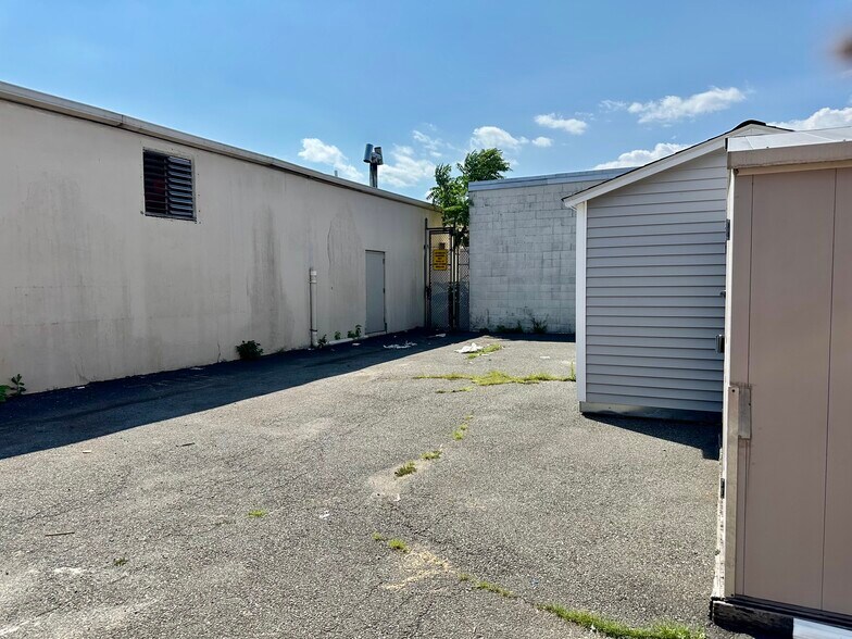 17-19 Industrial Ave, Fairview, NJ à louer - Photo de l’immeuble – Image 3 sur 11