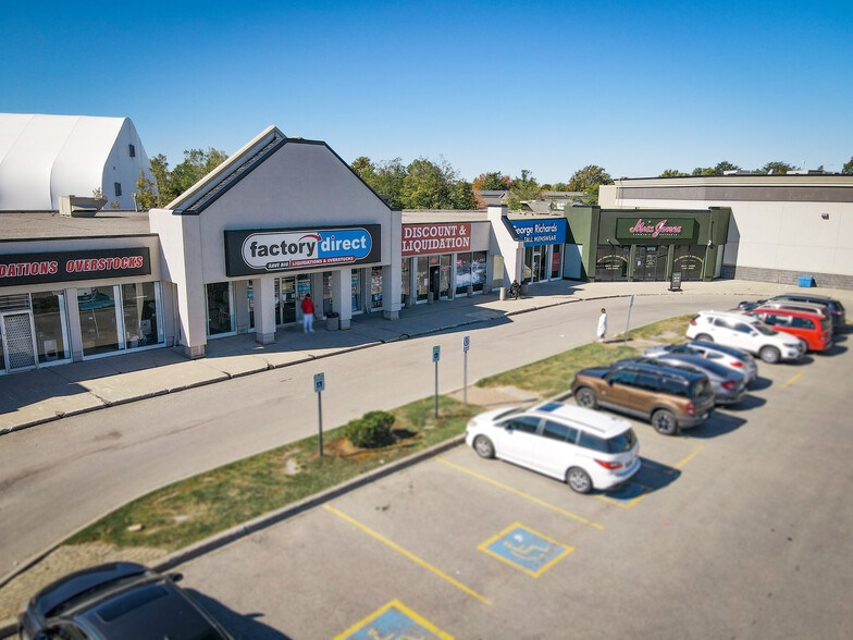 765 Exeter Rd, London, ON à louer - Photo de l’immeuble – Image 2 sur 4