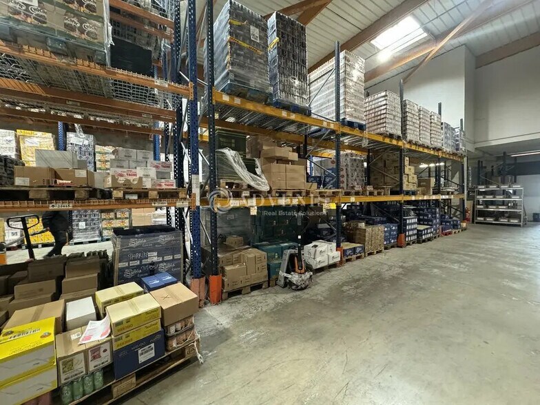 Local d’activités dans Gonesse à louer - Photo de l’immeuble – Image 2 sur 11