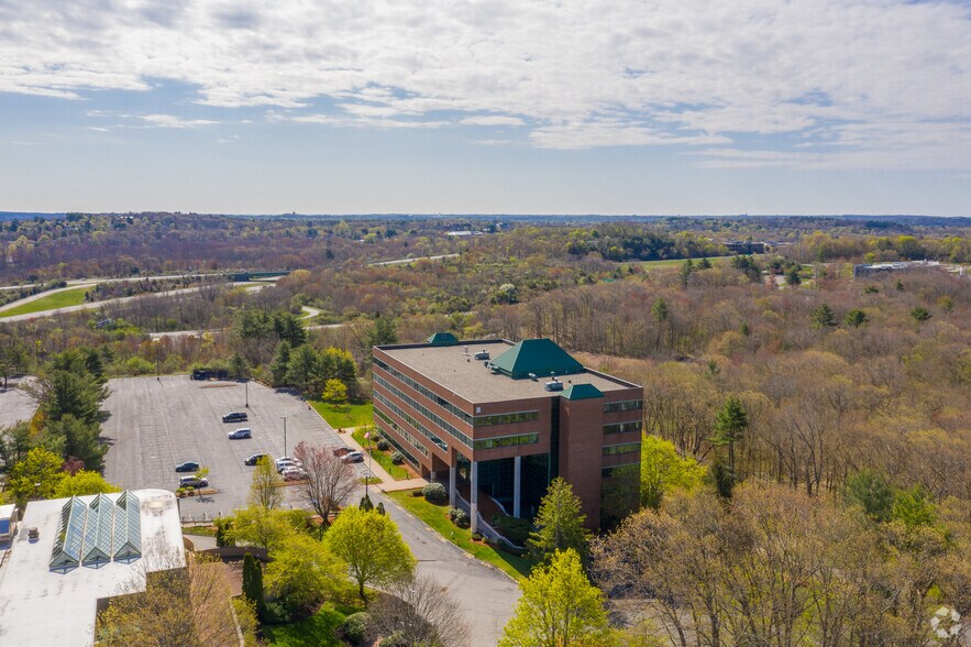 55 Ferncroft Rd, Danvers, MA à louer - Photo de l’immeuble – Image 3 sur 17