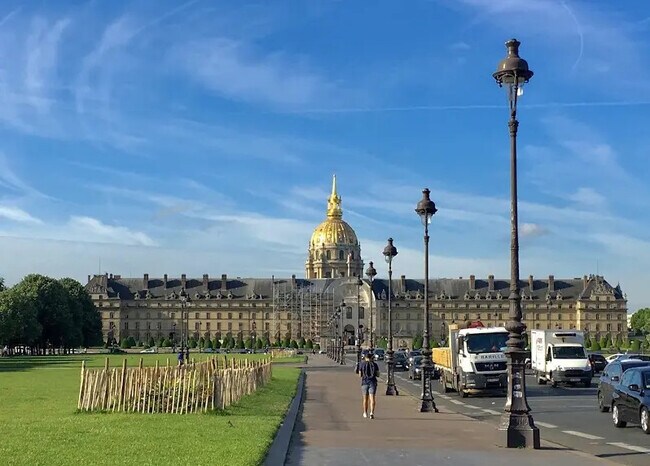 Plus de détails pour Local commercial à louer