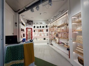 Local commercial dans Barcelone, Barcelona à louer Photo intérieure– Image 2 sur 4