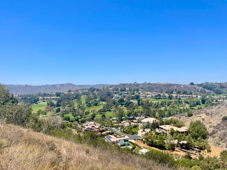 27591 Rolling Wood, San Juan Capistrano, CA à vendre - Photo de l’immeuble – Image 2 sur 31
