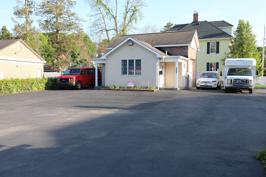 337 Broadway, Kingston, NY à vendre - Photo de l’immeuble – Image 3 sur 22