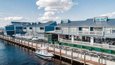 1200 W Retta Esplanade, Punta Gorda, FL à louer Photo de l’immeuble– Image 1 sur 3