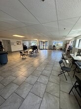 350 N Cherry Street Ext, Wallingford, CT à louer Photo de l’immeuble– Image 1 sur 3