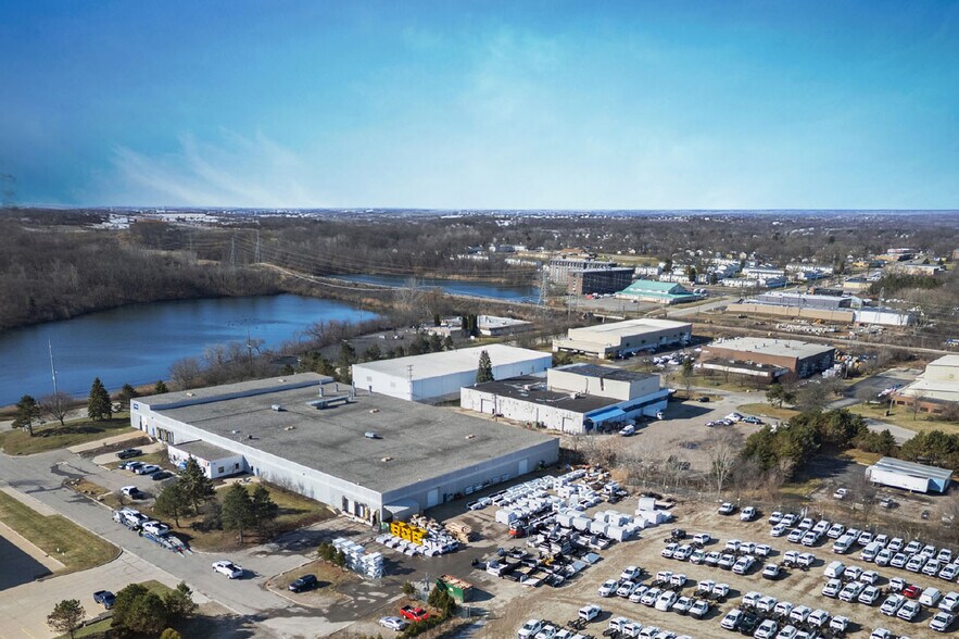 55 E Silverdome Industrial Park, Pontiac, MI à vendre - Photo de l’immeuble – Image 1 sur 15