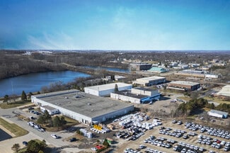Plus de détails pour 55 E Silverdome Industrial Park, Pontiac, MI - Industriel/Logistique à vendre